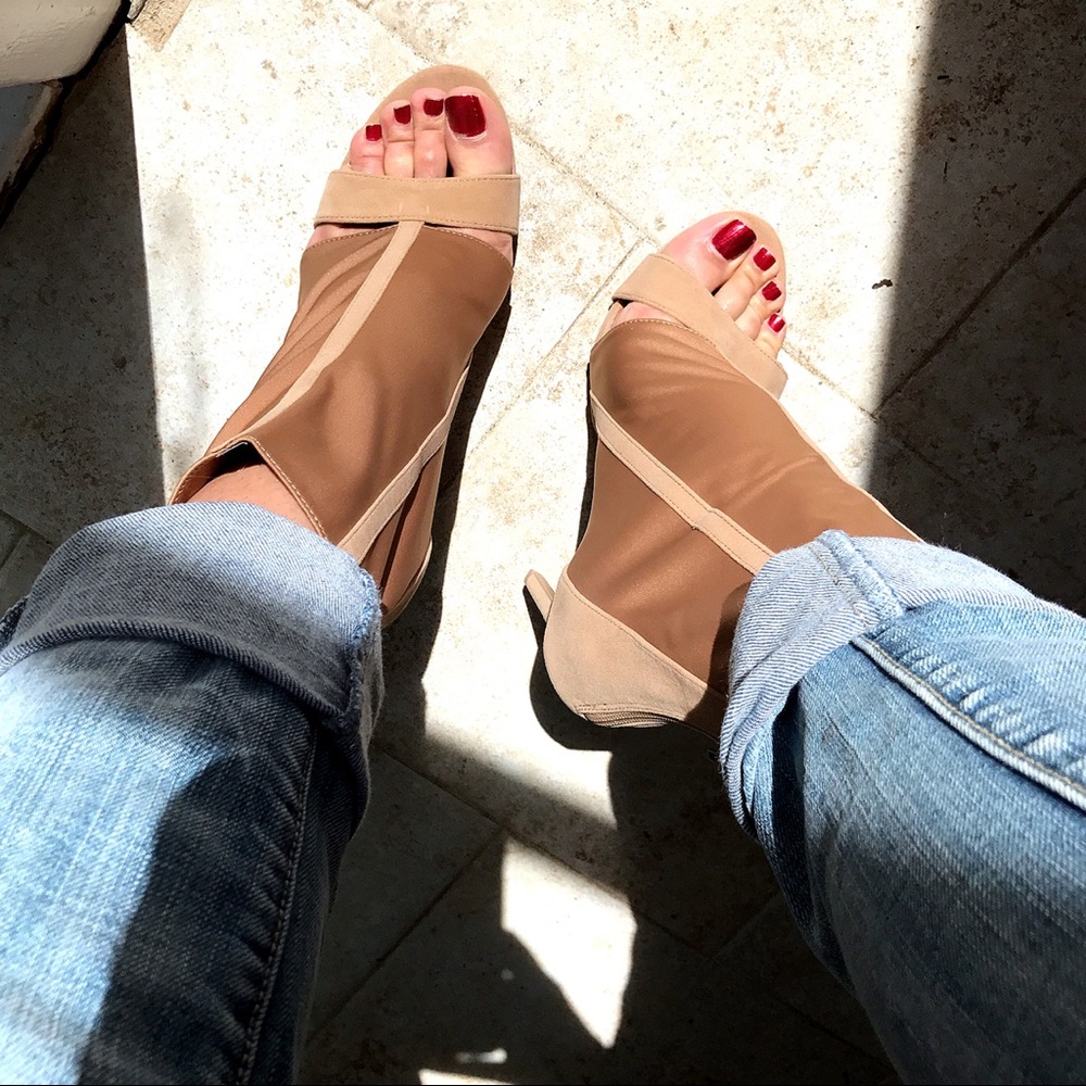 LAST ONEβοΈS/6 _Tan Heel Open Toe Booties ο’π’ - Picture 2 of 8